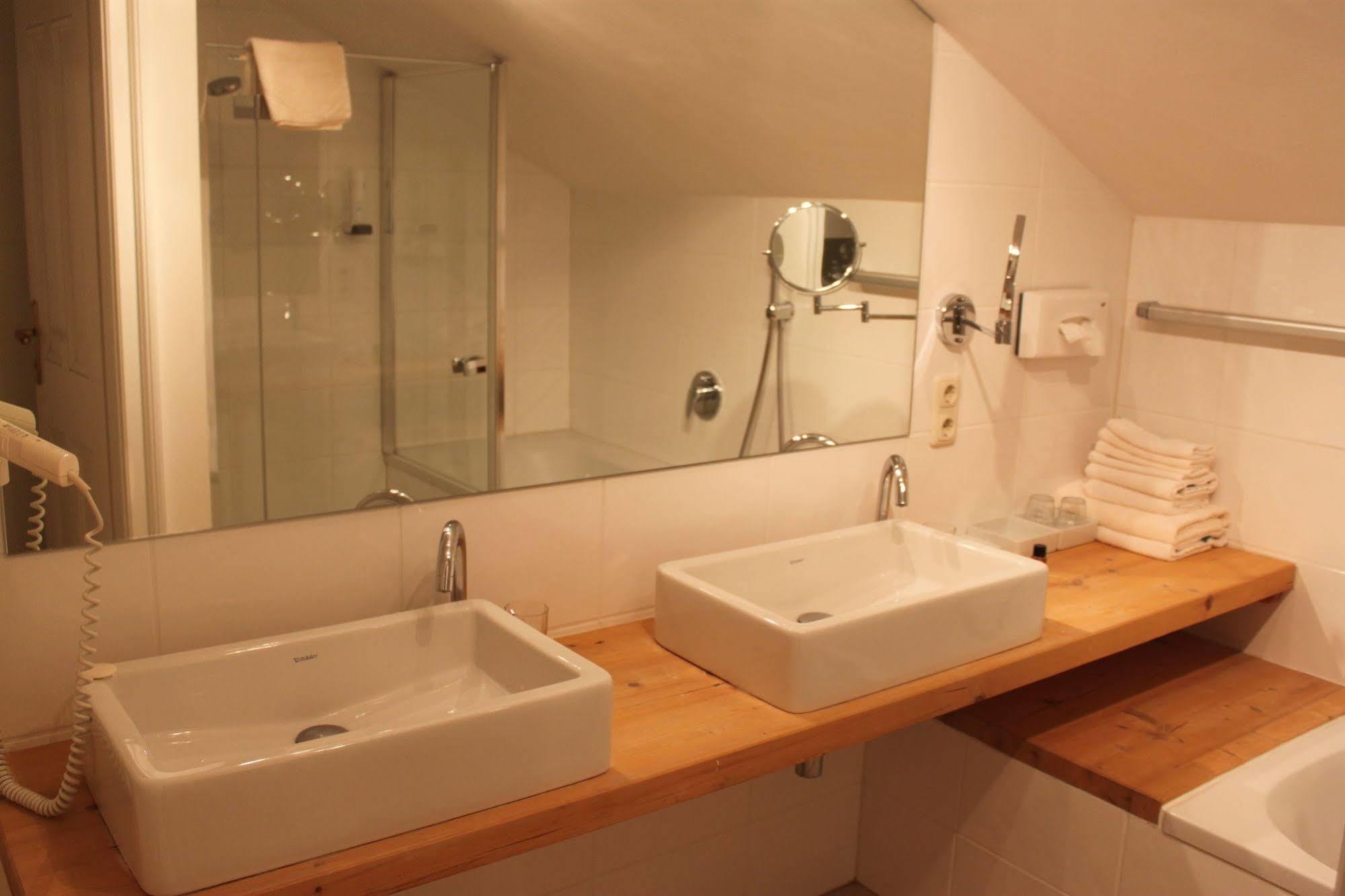 Hotel Gasthof Zur Post Sankt Gilgen Luaran gambar